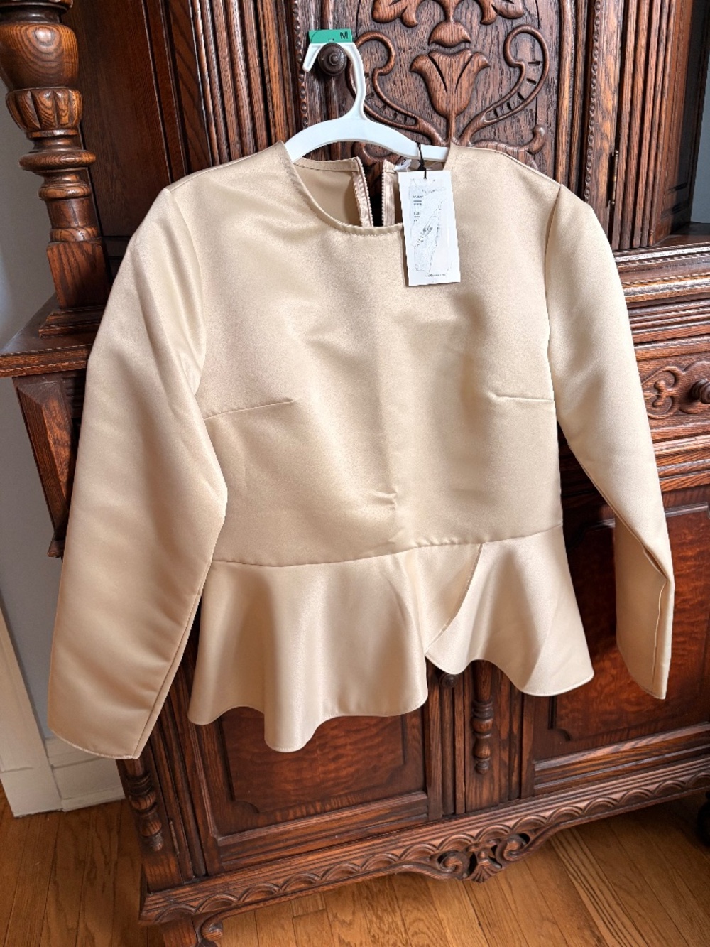 NWT New Touche Champagne Beige Satin Peplum Crewneck Longsleeve Blouse Top 38 R